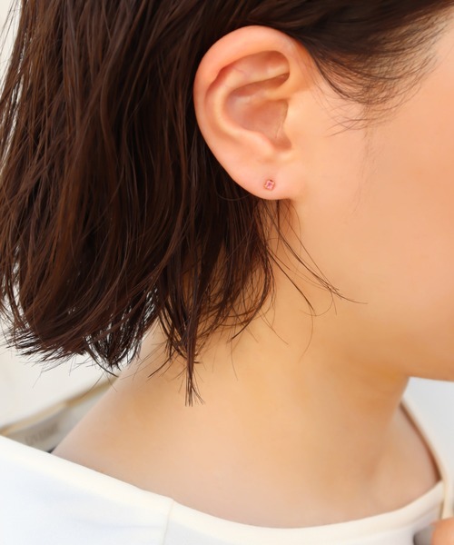 anq.（アンク）の「「anq.」K18・ピンクスピネル　ポストピアス（ピアス（両耳用）・レディース・ピンク・ONE SIZE）」の3枚目の写真