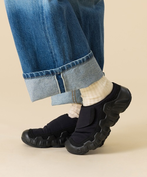 KEEN(キーン)の「HYPOWSER WRAP / ハイパウザー ラップ / レディース スリッポン スニーカー(スリッポン・レディース・ブラック・26cm/25.5cm/25cm/24.5cm/24cm/23.5cm/23cm/27cm/26.5cm/22.5cm)」の9枚目の写真