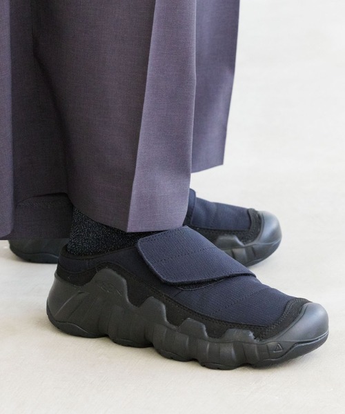 KEEN(キーン)の「HYPOWSER WRAP / ハイパウザー ラップ / レディース スリッポン スニーカー(スリッポン・レディース・ブラック・26cm/25.5cm/25cm/24.5cm/24cm/23.5cm/23cm/27cm/26.5cm/22.5cm)」の8枚目の写真