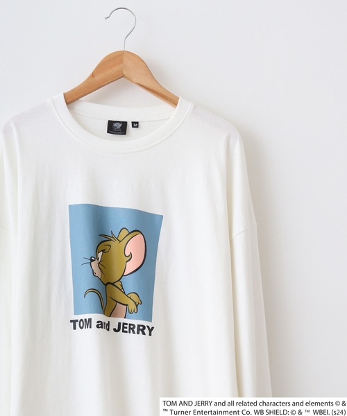 Tom&Jerry(トムアンドジェリー)の「Tom and Jerry Wide sleeve long-T / トムとジェリー オーバーサイズ ロングスリーブTシャツ unisex(Tシャツ/カットソー・メンズ・ホワイト系3/ホワイト系2/ホワイト系1/パープル/ベージュ/ブラック/オレンジ/杢グレー/オフホワイト/ダークグリーン/チャコールグレー/ネイビー/チャコール/ベージュ系2/グリーン系1/ブラック系1・L/M/XL)」の4枚目の写真