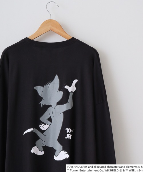 Tom&Jerry(トムアンドジェリー)の「Tom and Jerry Wide sleeve long-T / トムとジェリー オーバーサイズ ロングスリーブTシャツ unisex(Tシャツ/カットソー・メンズ・ホワイト系3/ホワイト系2/ホワイト系1/パープル/ベージュ/ブラック/オレンジ/杢グレー/オフホワイト/ダークグリーン/チャコールグレー/ネイビー/チャコール/ベージュ系2/グリーン系1/ブラック系1・L/M/XL)」の6枚目の写真