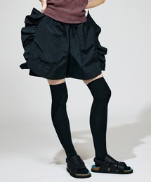 FRILL TRUCK SHORTS