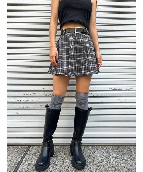 EGOIST（エゴイスト）の「フェイクレザーベルト付プリーツスカート（スカート・レディース・ブラック/マルチ/グレー・S/M）」の21枚目の写真