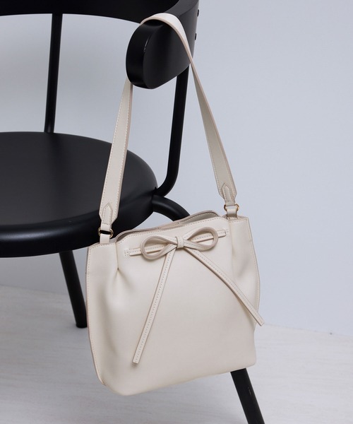 ROPE' PICNIC（ロペピクニック）の「ナローリボンワンハンドルミドルバッグ（ハンドバッグ・レディース・ブラック/キナリ・FREE）」の17枚目の写真