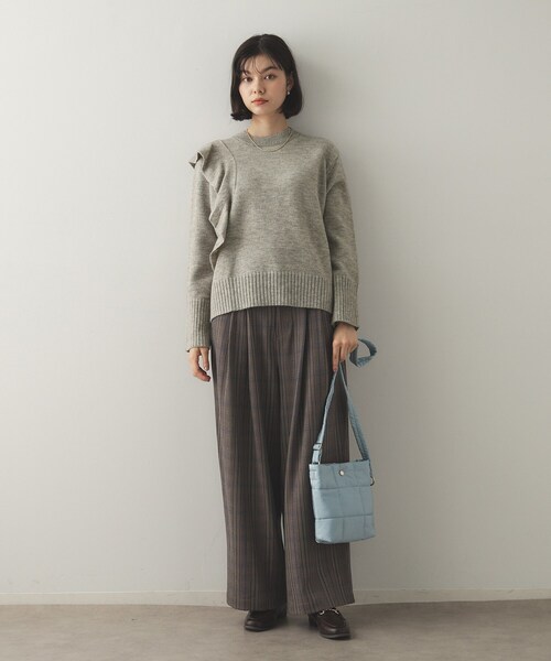 OPAQUE.CLIP（オペークドットクリップ）の「◆《美人百花掲載》アシメフリルミドルゲージニット【洗濯機洗い可】（ニット/セーター・レディース・グレー/ネイビー/ベージュ・38/36/40）」の5枚目の写真