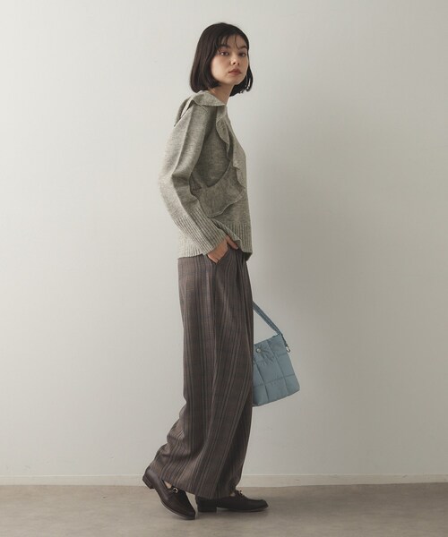 OPAQUE.CLIP（オペークドットクリップ）の「◆《美人百花掲載》アシメフリルミドルゲージニット【洗濯機洗い可】（ニット/セーター・レディース・グレー/ネイビー/ベージュ・38/36/40）」の6枚目の写真