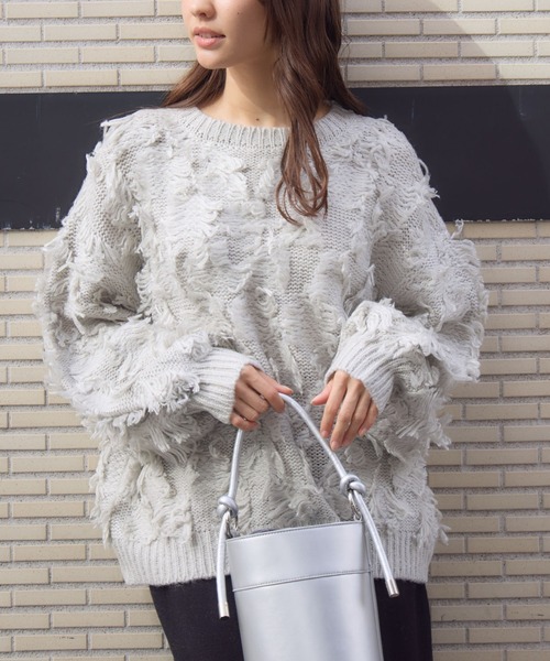 KATHARINE ROSS（キャサリンロス）の「【Pillini/ピリーニ】フリンジプルオーバー（ニット/セーター・レディース・ライトグレー/ベージュ・MEDIUM）」の2枚目の写真