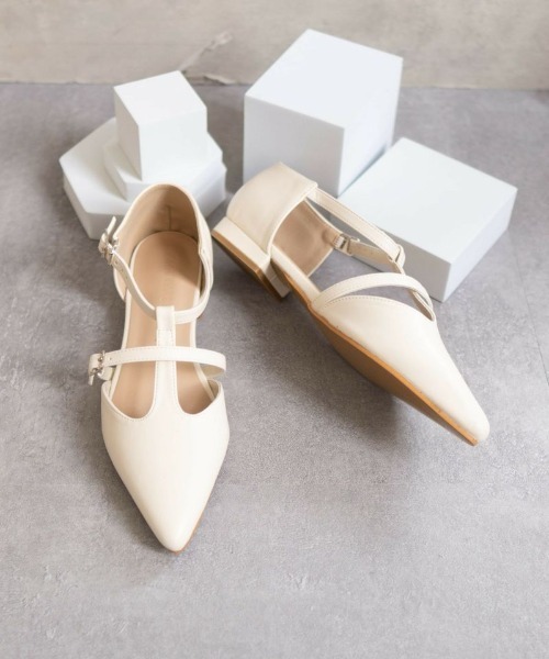 Fabby fabby(ファビィーファビィー)の「ポインテッドセパレートストラップパンプス(パンプス・レディース・シルバー/オフホワイト/ブラック/ブラウン・SMALL/MEDIUM/LARGE)」の1枚目の写真