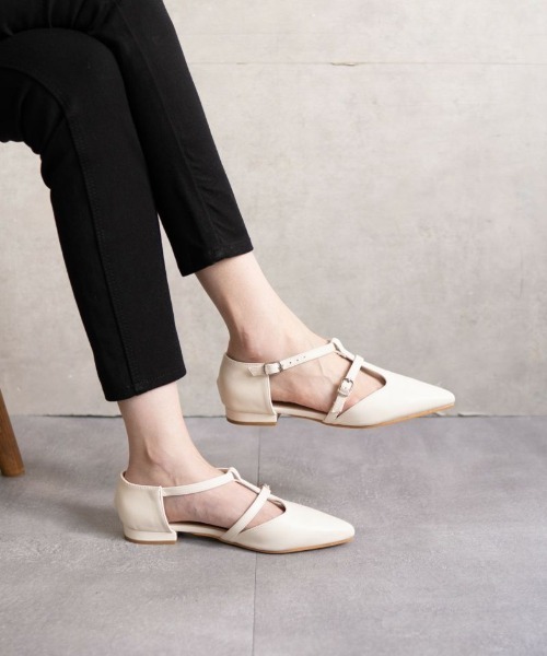 Fabby fabby(ファビィーファビィー)の「ポインテッドセパレートストラップパンプス(パンプス・レディース・シルバー/オフホワイト/ブラック/ブラウン・SMALL/MEDIUM/LARGE)」の18枚目の写真