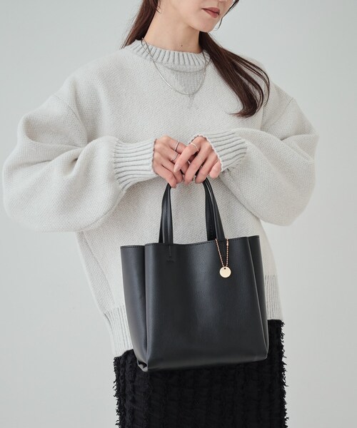SHOO・LA・RUE（シューラルー）の「◆【軽量】一枚革風あおりトートバッグ（トートバッグ・レディース・シルバー/ブラウン系その他/ブラック/ライトグレー・00）」の17枚目の写真