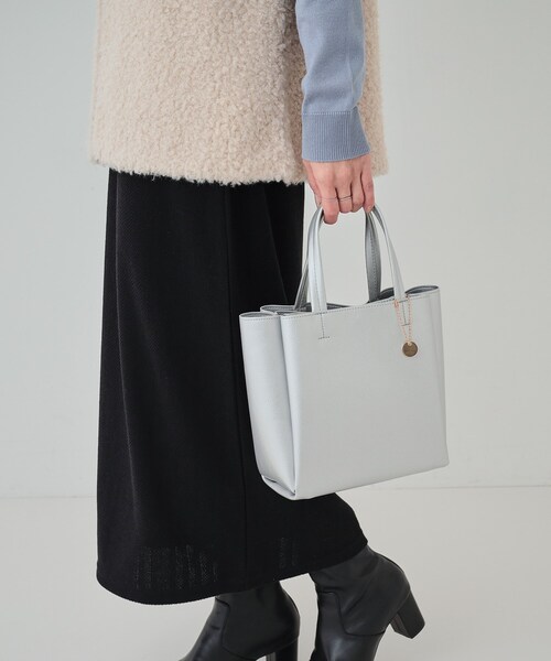 SHOO・LA・RUE（シューラルー）の「◆【軽量】一枚革風あおりトートバッグ（トートバッグ・レディース・シルバー/ブラウン系その他/ブラック/ライトグレー・00）」の21枚目の写真