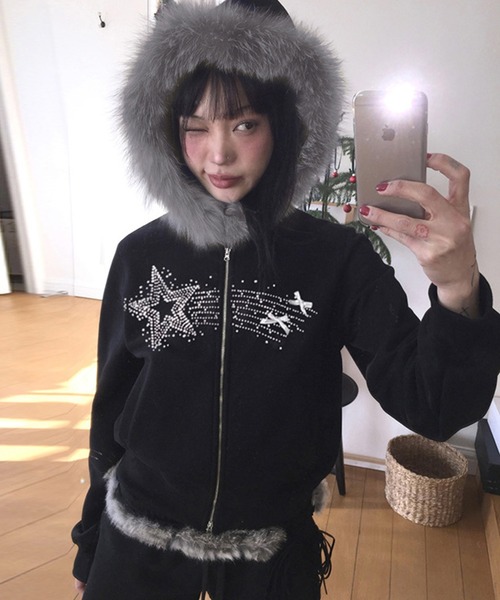 gossip!ロサンゼルス(ゴシップロサンゼルス)の「Y2K エコファー フード スターラインストーン スウェット ジップ パーカー 裏起毛(パーカー・レディース・ブラック/ホワイト・FREE)」の8枚目の写真