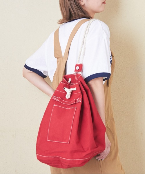 CUBE SUGAR（キューブシュガー）の「キャンバスロープ使いバッグ（ショルダーバッグ・レディース・ナチュラル/グリーン/レッド/ブラック・M）」の4枚目の写真