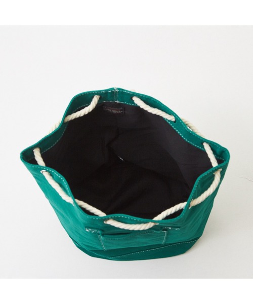 CUBE SUGAR（キューブシュガー）の「キャンバスロープ使いバッグ（ショルダーバッグ・レディース・ナチュラル/グリーン/レッド/ブラック・M）」の15枚目の写真