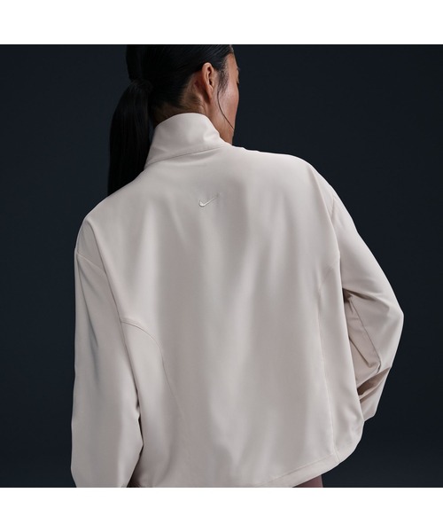 NIKE（ナイキ）の「ナイキ NIKE ナイキ  ワン DF ジャケット OPP2（ブルゾン・レディース・ライトグレー/サンドグレー・S/M/L/XL）」の6枚目の写真