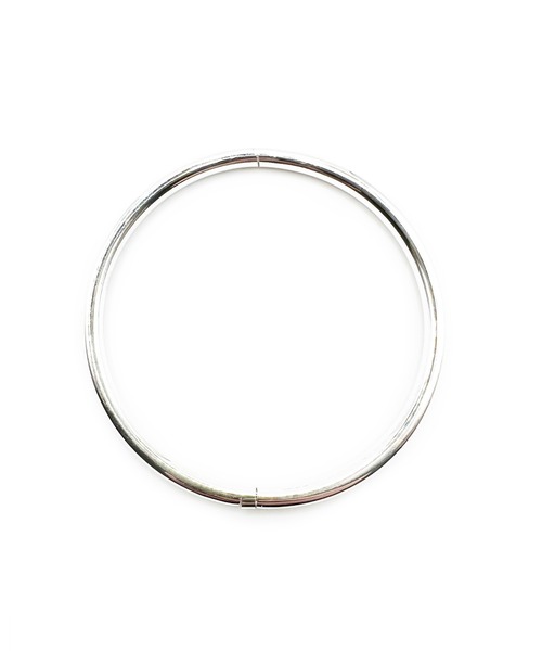 THEATER（シアター）の「THEATER シアター リングデザインクリッカーシルバーバングル 4mm 直径60mm（バングル/リストバンド・レディース・シルバー・FREE）」の6枚目の写真