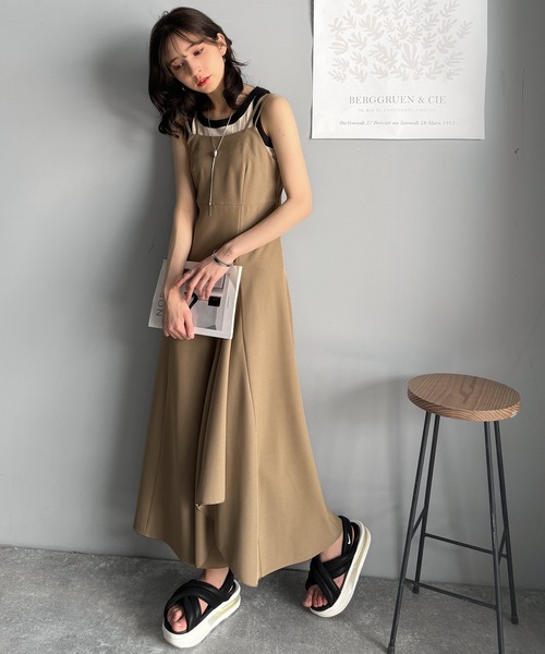 classicalelf(クラシカルエルフ)の「大人のエレガントテイスト。麻調ダブルストラップアシメキャミフレアワンピース(ワンピース・レディース・ブラック/モカ・X-LARGE/LARGE/MEDIUM/SMALL)」の5枚目の写真