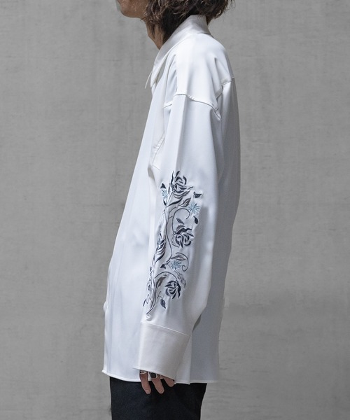 Naive magic（ナイーブマジック）の「【a】〔Naive magic〕フラワーエンブロイダリー アームスリットシャツ（シャツ/ブラウス・メンズ・ホワイト/ブラック・LARGE/MEDIUM）」の10枚目の写真