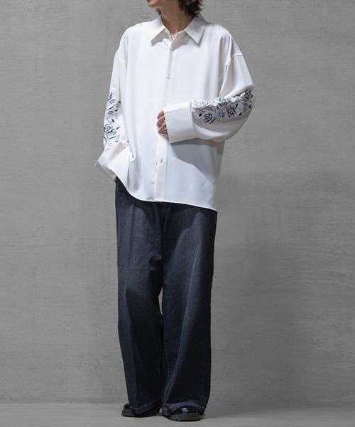 Naive magic（ナイーブマジック）の「【a】〔Naive magic〕フラワーエンブロイダリー アームスリットシャツ（シャツ/ブラウス・メンズ・ホワイト/ブラック・LARGE/MEDIUM）」の12枚目の写真