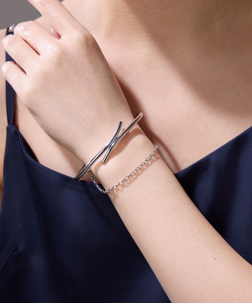 PAPILLONNER（パピヨネ）の「レイヤードラインブレスレット（ブレスレット・レディース・シルバー/ゴールド・FREE）」の3枚目の写真