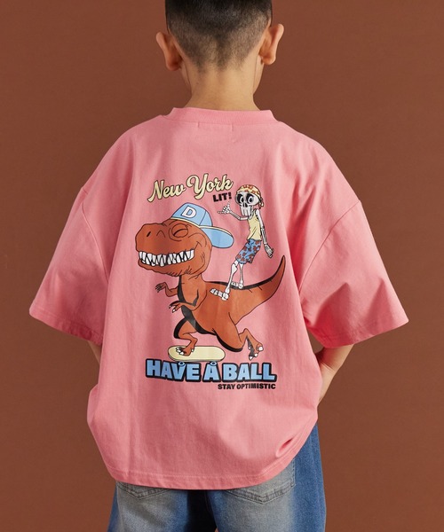 PAIRMANON STREET（ペアマノンストリート）の「【PAIRMANON STREET】オリジナル ストリート プリント 半袖 Tシャツ（Tシャツ/カットソー・キッズ・ブラック系その他/ホワイト系その他/パープル/ピンク/ベージュ/イエロー/ブラック系その他4/ブラック系その他3/ブラック系その他2/カーキ/ブラック系その他5/ベージュ系その他/ピンク系その他/ホワイト系その他4/ホワイト系その他3/ホワイト系その他2/パープル系その他/グリーン系その他/ホワイト/ブラック・140/150/160/90/100/110/120/130）」の20枚目の写真