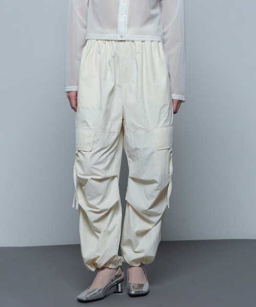 ROSE BUD（ローズバッド）の「ボリュームタックカーゴパンツ（カーゴパンツ・レディース・ホワイト/イエロー/カーキ・ONE SIZE）」の5枚目の写真