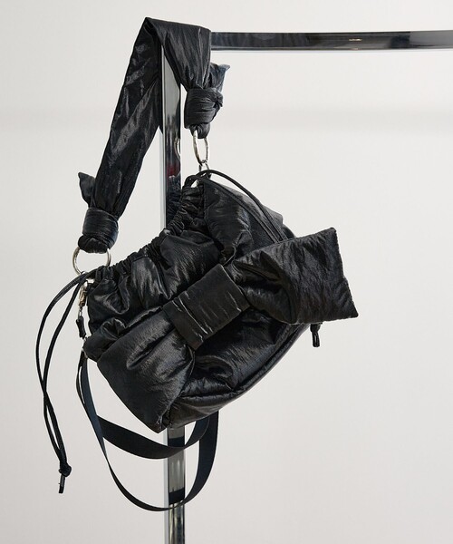 PUBLUX（パブリュクス）の「PUBLUX/パブリュクス ビッグ リボン パテッド ハンドバッグ　限定展開（ショルダーバッグ・レディース・オリーブ/ブラック・ONE SIZE）」の3枚目の写真