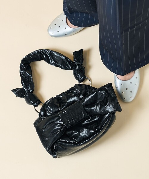 PUBLUX（パブリュクス）の「PUBLUX/パブリュクス ビッグ リボン パテッド ハンドバッグ　限定展開（ショルダーバッグ・レディース・オリーブ/ブラック・ONE SIZE）」の4枚目の写真