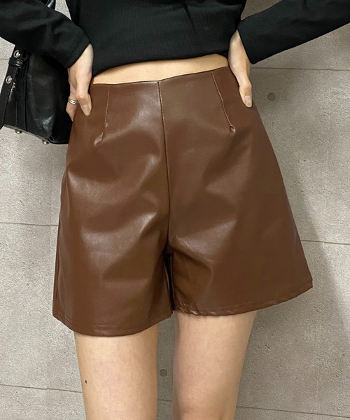 NANEA（ナネア）の「合成皮革ハイウエストショートパンツ（その他パンツ・レディース・ブラック/ブラウン・SMALL/X-SMALL/LARGE/MEDIUM）」の18枚目の写真