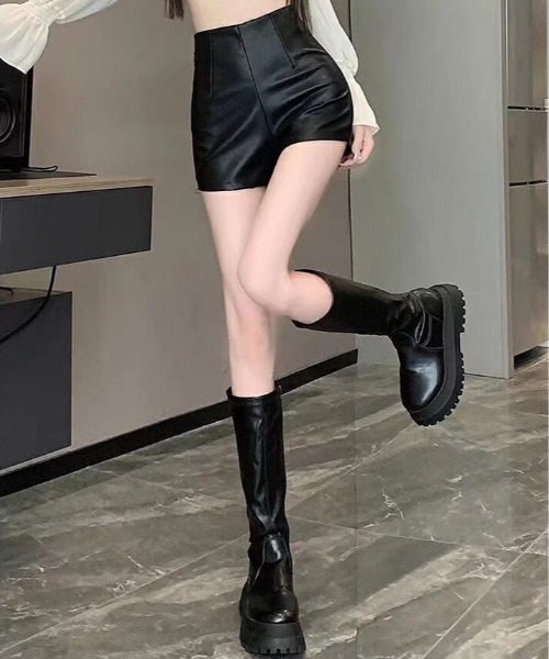 NANEA（ナネア）の「合成皮革ハイウエストショートパンツ（その他パンツ・レディース・ブラック/ブラウン・SMALL/X-SMALL/LARGE/MEDIUM）」の11枚目の写真