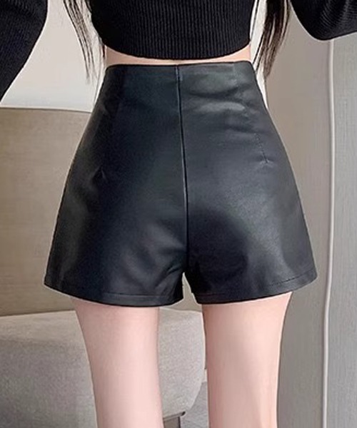 NANEA（ナネア）の「合成皮革ハイウエストショートパンツ（その他パンツ・レディース・ブラック/ブラウン・SMALL/X-SMALL/LARGE/MEDIUM）」の14枚目の写真