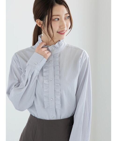 Te chichi(テチチ)の「メタルボタンスタンドフリルブラウス《2025spring catalog item》(シャツ/ブラウス・レディース・グレー/オフホワイト/サックスブルー・F)」の2枚目の写真