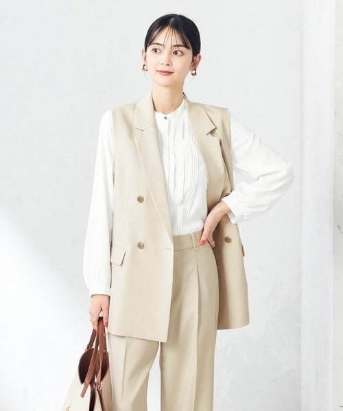 a.v.v(アーヴェヴェ)の「【洗える/ストレッチ/UVカット】麻調ストレッチダブルジレ(ベスト・レディース・グレー/ベージュ/ネイビー・38/40/36)」の1枚目の写真