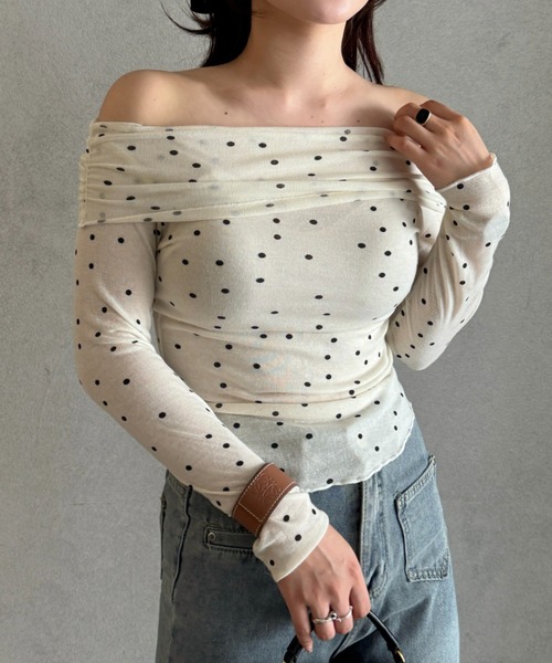 efill(エフィル)の「フェミニン ドット オフショルダー トップス(Tシャツ/カットソー・レディース・アイボリー・FREE)」の6枚目の写真