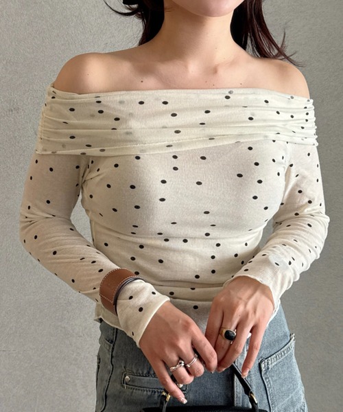 efill(エフィル)の「フェミニン ドット オフショルダー トップス(Tシャツ/カットソー・レディース・アイボリー・FREE)」の21枚目の写真