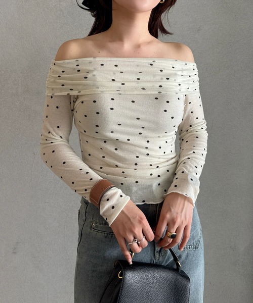 efill(エフィル)の「フェミニン ドット オフショルダー トップス(Tシャツ/カットソー・レディース・アイボリー・FREE)」の3枚目の写真