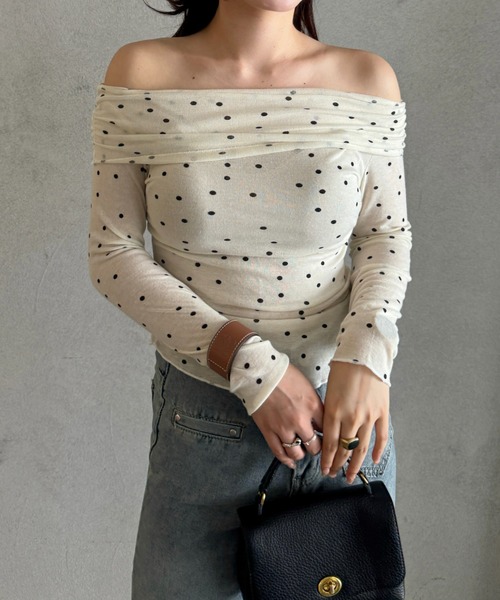 efill(エフィル)の「フェミニン ドット オフショルダー トップス(Tシャツ/カットソー・レディース・アイボリー・FREE)」の11枚目の写真