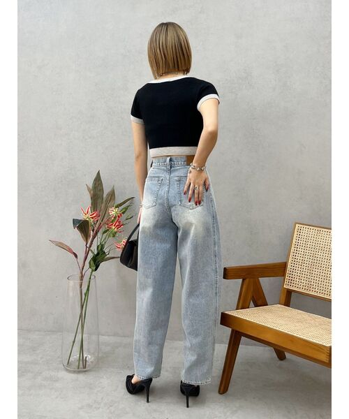 EVRIS(エヴリス)の「バレルワイドデニムパンツ(デニムパンツ・レディース・ブラック/ライトブルー・MEDIUM/SMALL)」の4枚目の写真