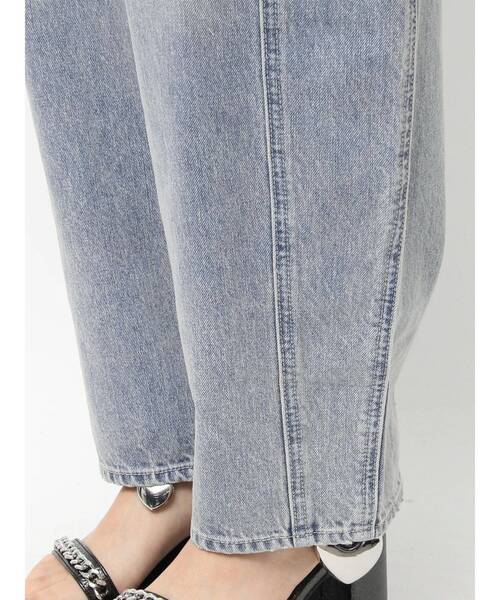 EVRIS(エヴリス)の「バレルワイドデニムパンツ(デニムパンツ・レディース・ブラック/ライトブルー・MEDIUM/SMALL)」の11枚目の写真