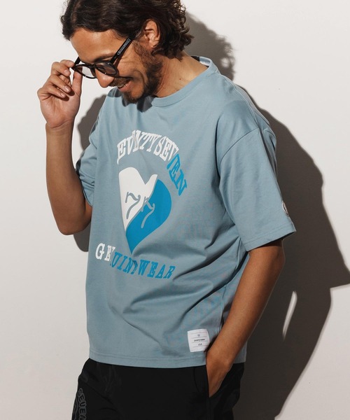 seventy seven(セブンティセブン)の「mt9665-middle onz over size S-S t-shirts(heartGW) Tシャツ(Tシャツ/カットソー・メンズ・ホワイト/スモークピンク/ブラック/グレイッシュブルー・S/M/L/XL)」の14枚目の写真