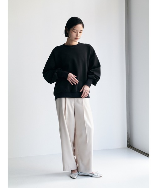 Brown&Street(ブラウンアンドストリート)の「ボリュームスリーブポンチトップス(スウェット・レディース・ブラック/オフホワイト・FREE)」の9枚目の写真