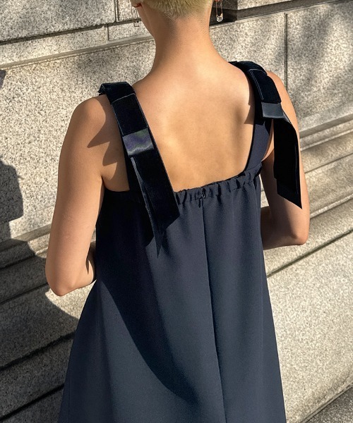JENNE(ジェンヌ)の「肩ベロアリボンワンピース(ワンピース・レディース・ネイビー/ブラック・SMALL/MEDIUM/LARGE)」の18枚目の写真