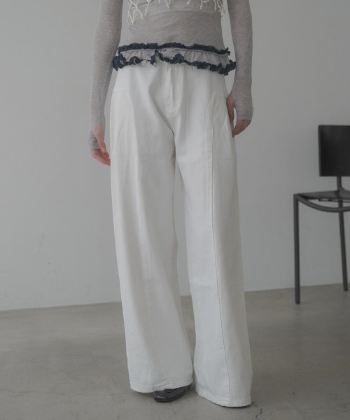 Clum(クルム)の「Side panel switching Wide white denim pants / サイドパネル切り替えタックワイドホワイトデニムパンツ(デニムパンツ・レディース・ホワイト・SMALL/LARGE/MEDIUM)」の9枚目の写真