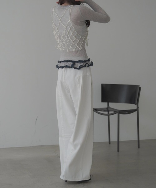 Clum(クルム)の「Side panel switching Wide white denim pants / サイドパネル切り替えタックワイドホワイトデニムパンツ(デニムパンツ・レディース・ホワイト・SMALL/LARGE/MEDIUM)」の6枚目の写真