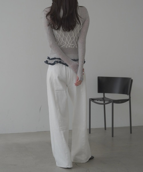 Clum(クルム)の「Side panel switching Wide white denim pants / サイドパネル切り替えタックワイドホワイトデニムパンツ(デニムパンツ・レディース・ホワイト・SMALL/LARGE/MEDIUM)」の7枚目の写真