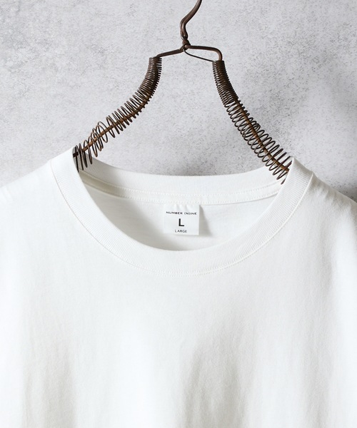 NUMBER (N)INE（ナンバーナイン）の「BASIC HEM PRINTED T-SHIRT / ベーシック ワンポイント ロゴプリント Tシャツ（Tシャツ/カットソー・メンズ・グレー/ブラック/ホワイト・M/L/XL）」の17枚目の写真