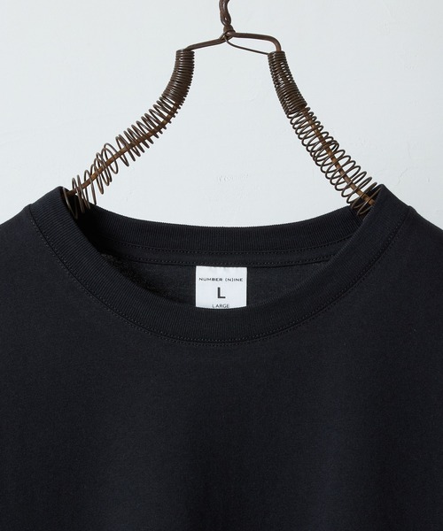 NUMBER (N)INE（ナンバーナイン）の「BASIC HEM PRINTED T-SHIRT / ベーシック ワンポイント ロゴプリント Tシャツ（Tシャツ/カットソー・メンズ・グレー/ブラック/ホワイト/ブラック×ホワイト/グレー×ホワイト・M/L/XL）」の18枚目の写真