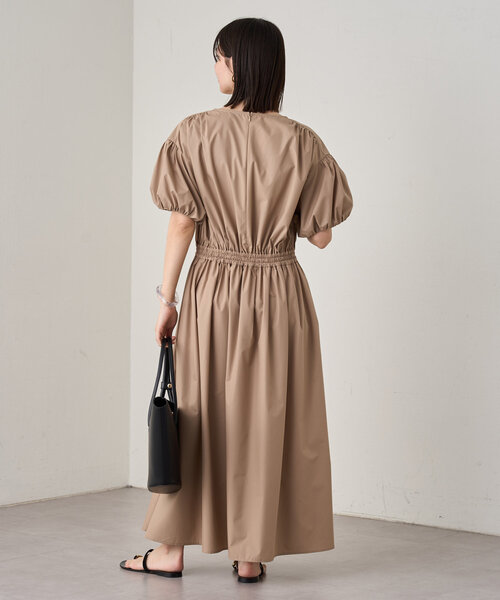LOUNGEDRESS（ラウンジドレス）の「Vギャザーワンピース（ワンピース・レディース・ベージュ/ブルー/ブラック・MEDIUM/SMALL）」の12枚目の写真