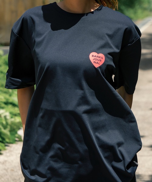 BANKS（バンクス）の「DESIGN TEE/BANKS JOURNAL(バンクスジャーナル)ハートプリント半袖デザインT-シャツ（Tシャツ/カットソー・メンズ・ブルー系その他/オフホワイト/ブラック・MEDIUM/LARGE/X-LARGE）」の15枚目の写真