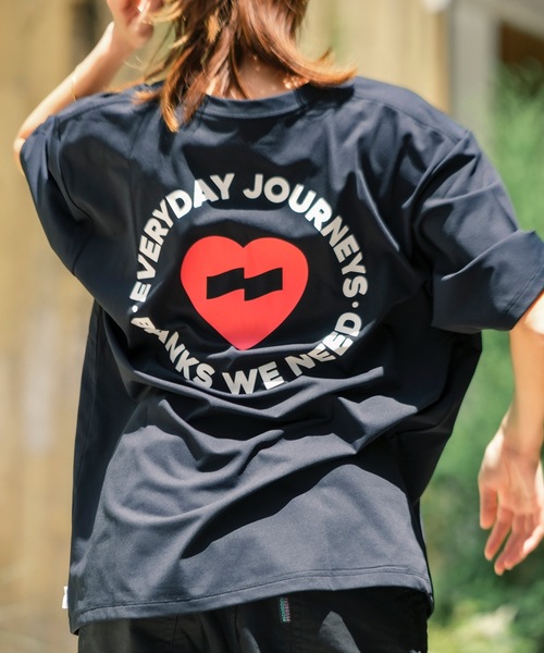 BANKS（バンクス）の「DESIGN TEE/BANKS JOURNAL(バンクスジャーナル)ハートプリント半袖デザインT-シャツ（Tシャツ/カットソー・メンズ・ブルー系その他/オフホワイト/ブラック・MEDIUM/LARGE/X-LARGE）」の17枚目の写真